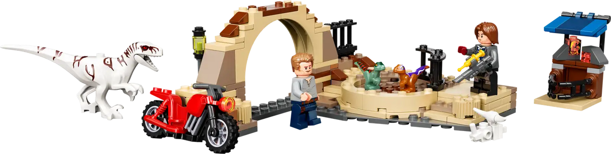 Atrociraptor Dinosaur: Bike Chase - LEGO Jurassic World Set (76945)
